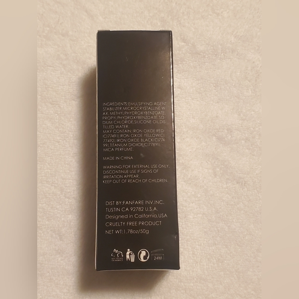 AMUSE Cosmetics Full Coverage Foundation - Picture 3 of 3